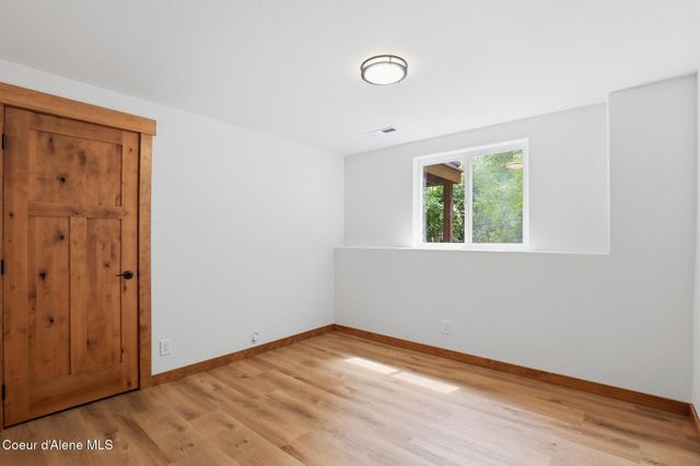 8766 W Barrett Dr, Rathdrum, ID 83858