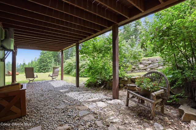 8766 W Barrett Dr, Rathdrum, ID 83858