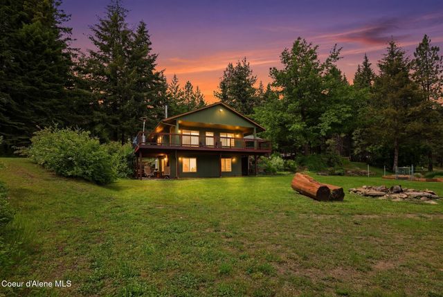8766 W Barrett Dr, Rathdrum, ID 83858