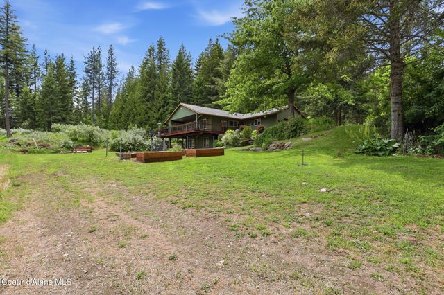 8766 W Barrett Dr, Rathdrum, ID 83858