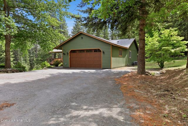 8766 W Barrett Dr, Rathdrum, ID 83858