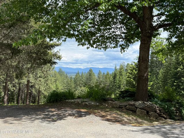 8766 W Barrett Dr, Rathdrum, ID 83858