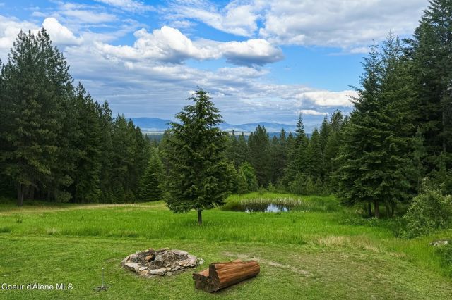8766 W Barrett Dr, Rathdrum, ID 83858