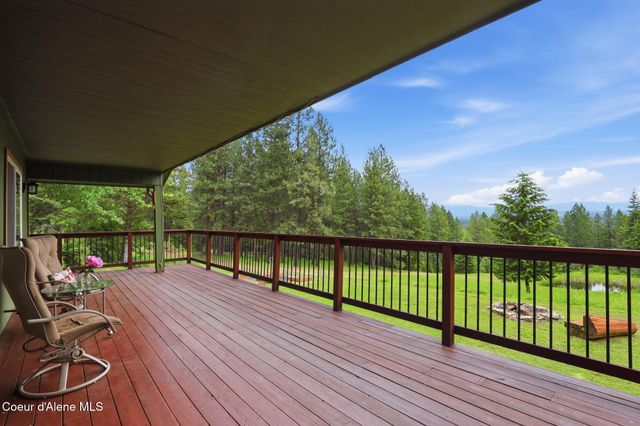 8766 W Barrett Dr, Rathdrum, ID 83858