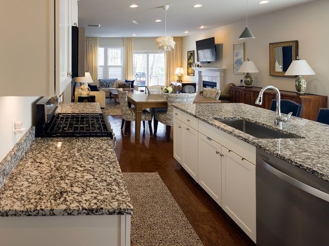 59 Brooksmont Dr 59, Holliston, MA 01746