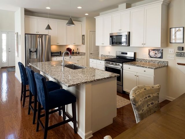 59 Brooksmont Dr 59, Holliston, MA 01746