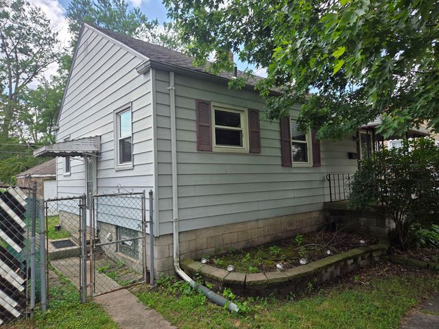 840 175th Street, Hammond, IN 46324