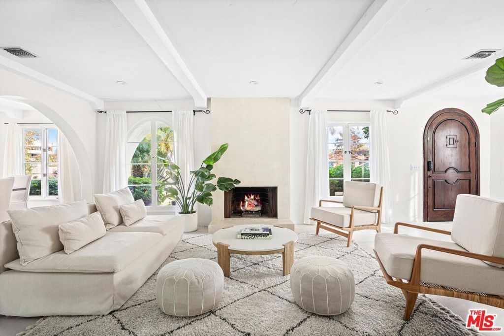 4267 Murietta Avenue, Sherman Oaks, CA 91423
