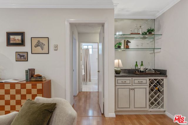 837 N West Knoll Drive 109, West Hollywood, CA 90069