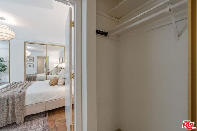 837 N West Knoll Drive 109, West Hollywood, CA 90069