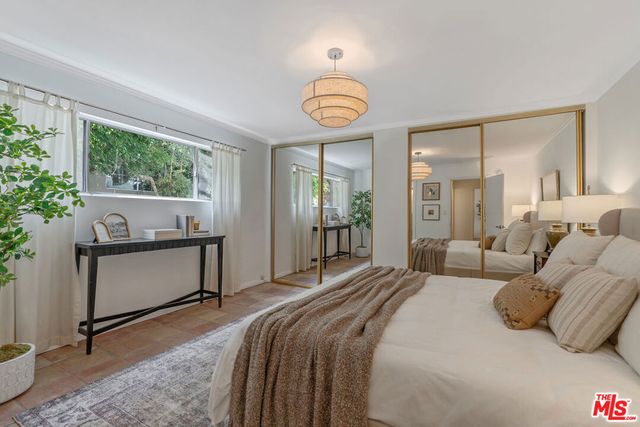 837 N West Knoll Drive 109, West Hollywood, CA 90069