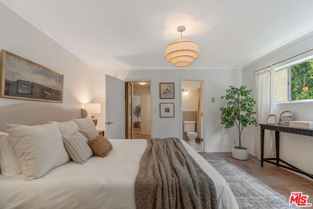 837 N West Knoll Drive 109, West Hollywood, CA 90069