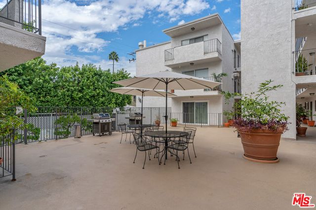 837 N West Knoll Drive 109, West Hollywood, CA 90069