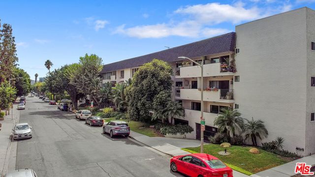 837 N West Knoll Drive 109, West Hollywood, CA 90069