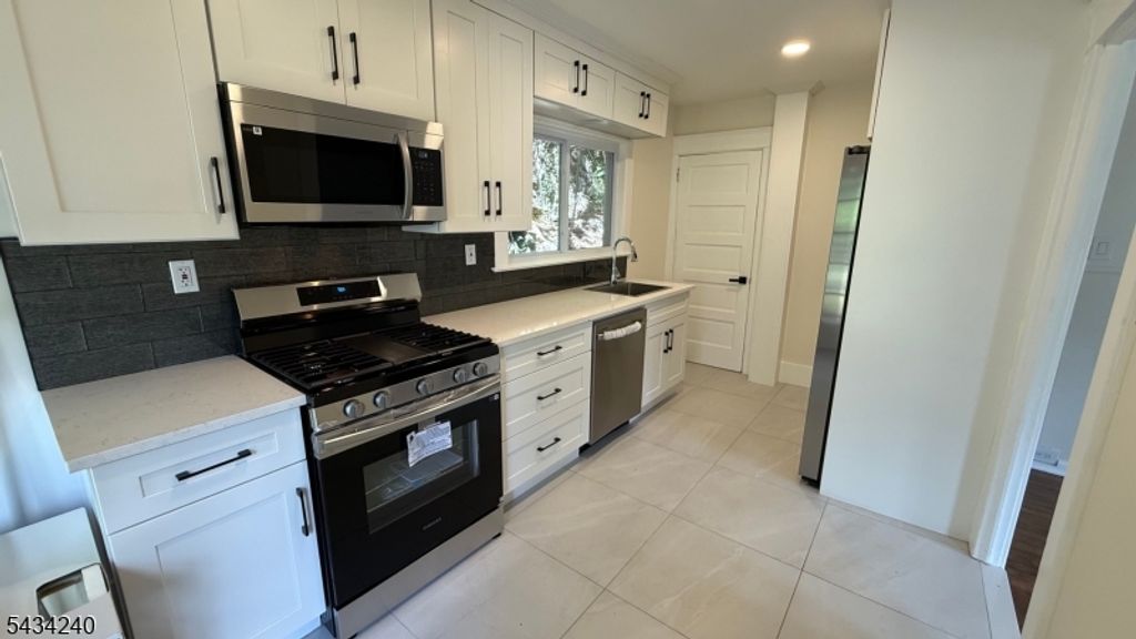 62 Madison St, Newton Town, NJ 07860 — exterior