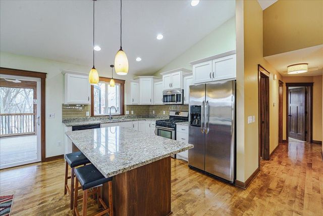 7507 Taylor Drive, Savage, MN 55378