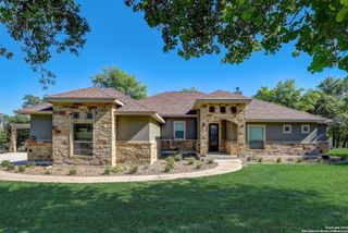 315 CIBOLO RIDGE DR, La Vernia, TX 78121