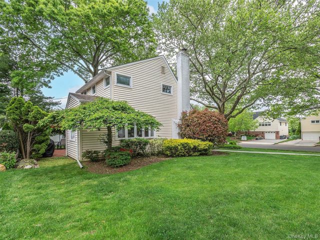 43 Plymouth Road, Port Washington, NY 11050