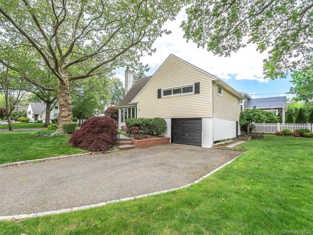 43 Plymouth Road, Port Washington, NY 11050