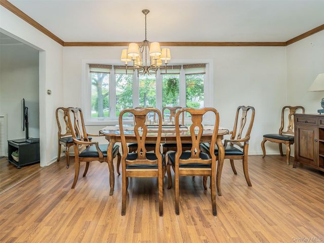 43 Plymouth Road, Port Washington, NY 11050