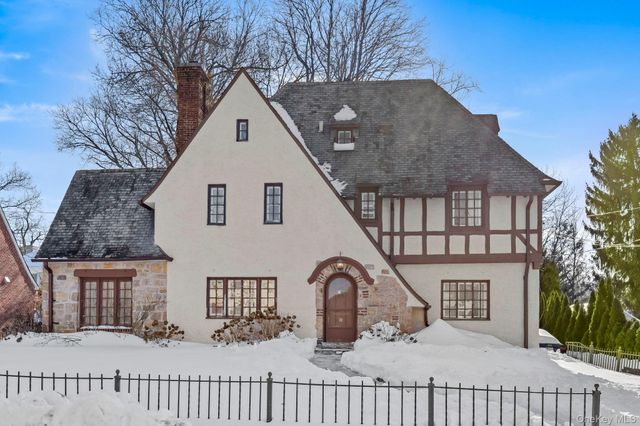 20 Lockwood Road, Scarsdale, NY 10583