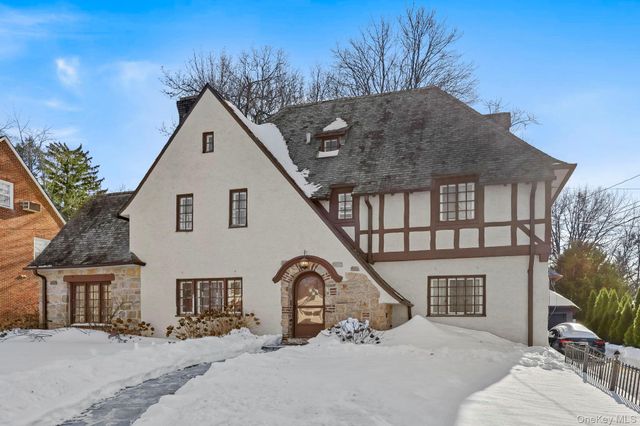 20 Lockwood Road, Scarsdale, NY 10583