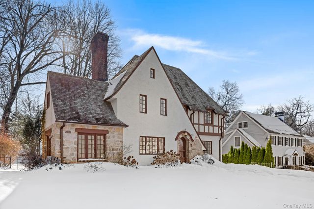 20 Lockwood Road, Scarsdale, NY 10583