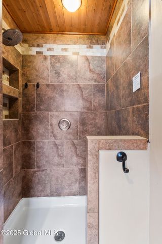 196 Conqua Lane, Rotterdam, NY 12306