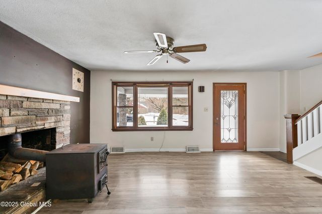 196 Conqua Lane, Rotterdam, NY 12306