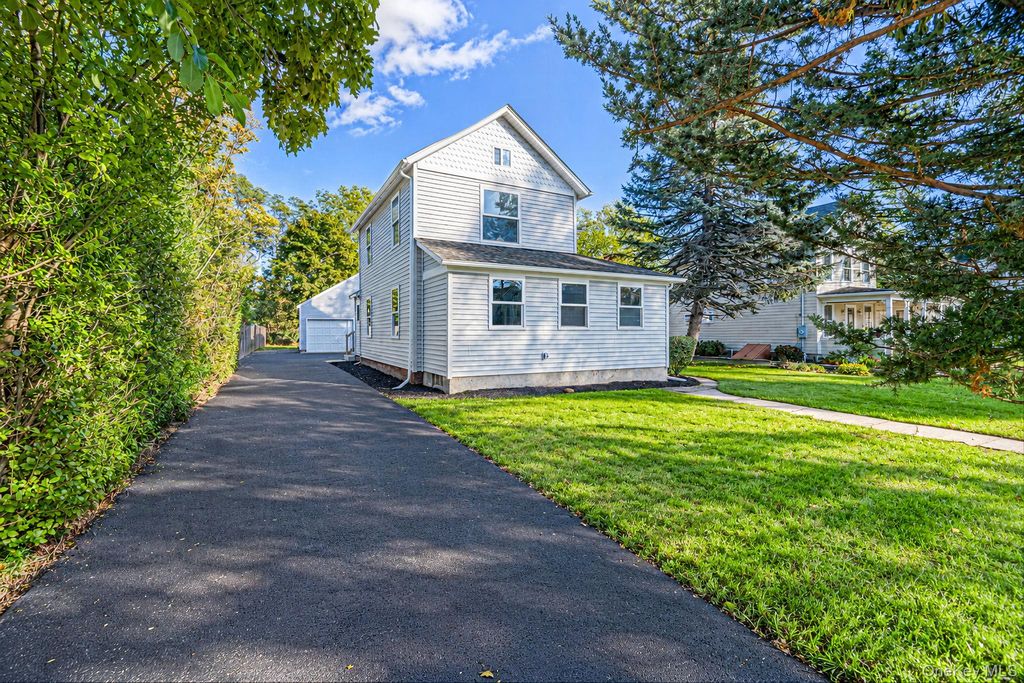 85 Jayne Avenue, Patchogue, NY 11772 — photo 3