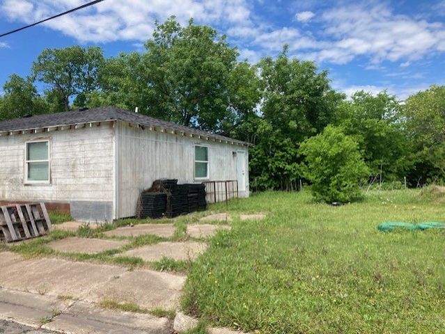 2434 S 9th Street, Waco, TX 76706