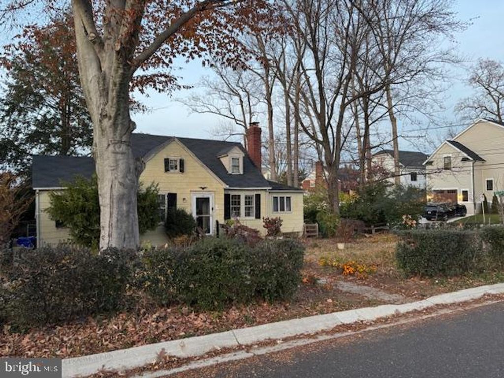 4601 CHELSEA LN S, Bethesda, MD 20814