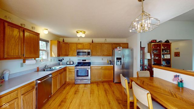 4221 Bay Leaf Circle, Indianapolis, IN 46237