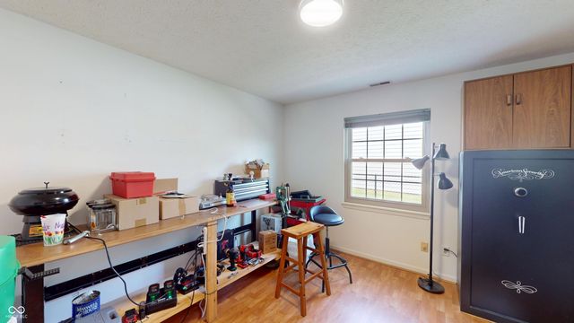 4221 Bay Leaf Circle, Indianapolis, IN 46237