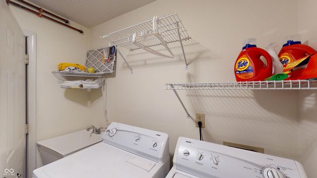 4221 Bay Leaf Circle, Indianapolis, IN 46237