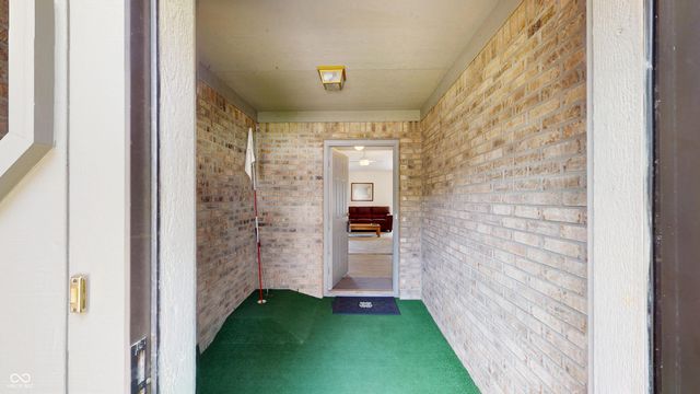 4221 Bay Leaf Circle, Indianapolis, IN 46237