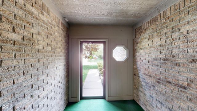 4221 Bay Leaf Circle, Indianapolis, IN 46237