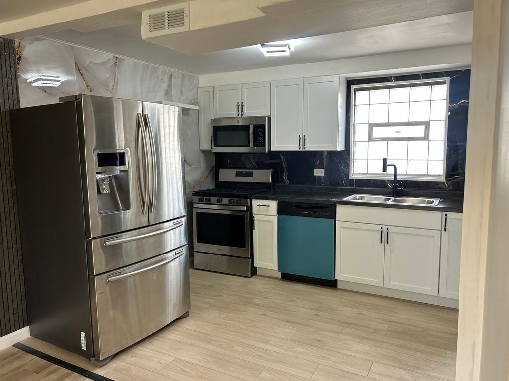 9513 S Merrion Avenue, Chicago, IL 60617 — photo 3