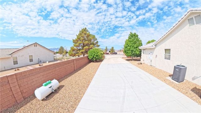 2301 Zephyr Avenue, Pahrump, NV 89048