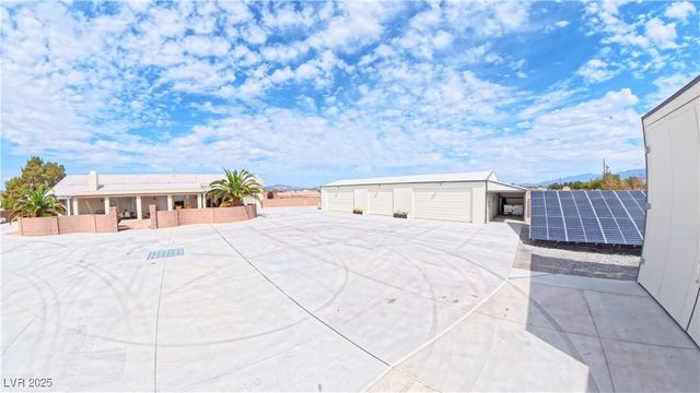 2301 Zephyr Avenue, Pahrump, NV 89048