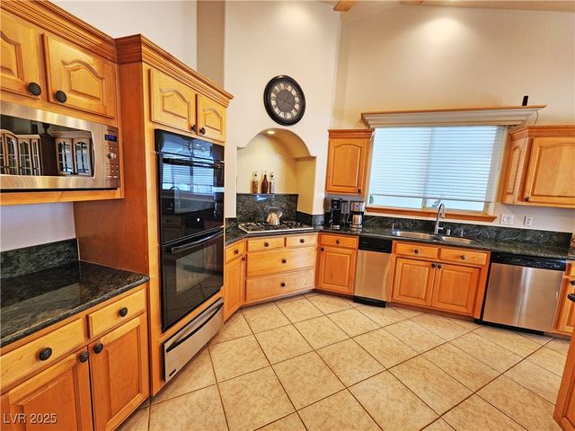 2301 Zephyr Avenue, Pahrump, NV 89048