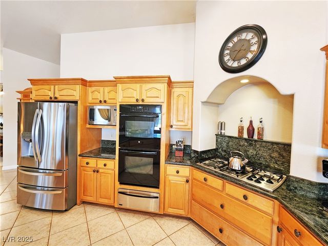 2301 Zephyr Avenue, Pahrump, NV 89048