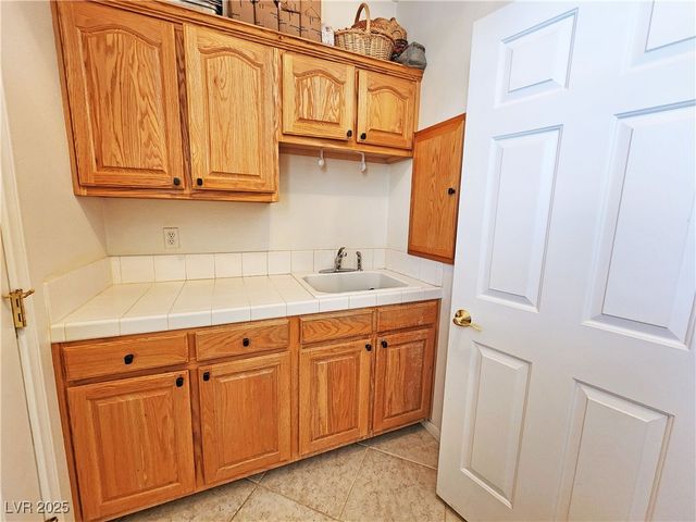 2301 Zephyr Avenue, Pahrump, NV 89048