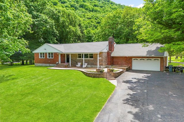 212 Bay View Avenue, Cornwall On Hudson, NY 12520