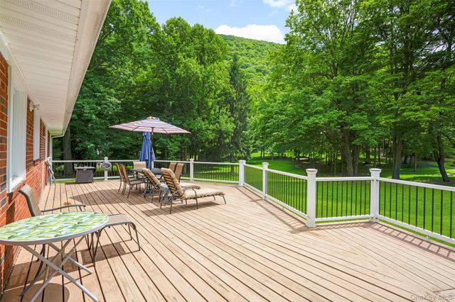 212 Bay View Avenue, Cornwall On Hudson, NY 12520