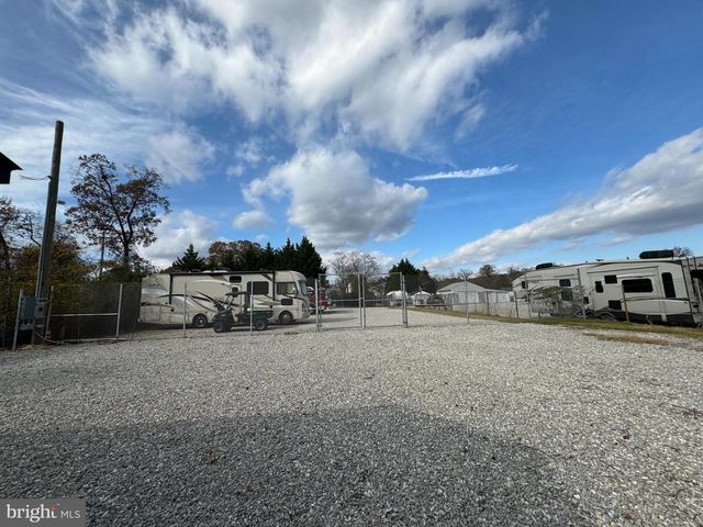 8264 WATERFORD RD, Pasadena, MD 21122