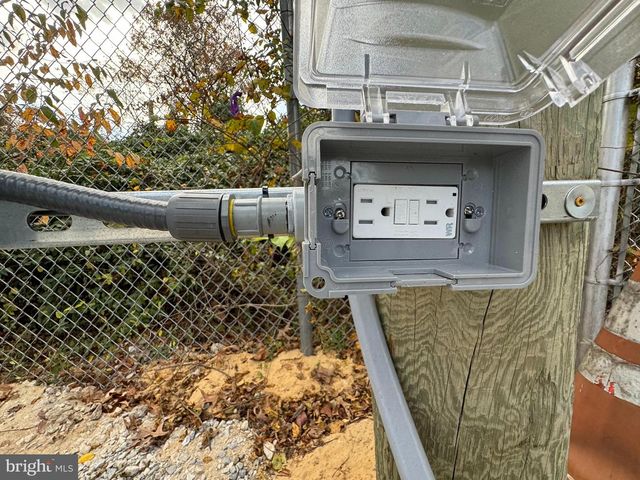 8264 WATERFORD RD, Pasadena, MD 21122