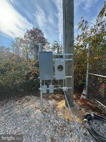 8264 WATERFORD RD, Pasadena, MD 21122