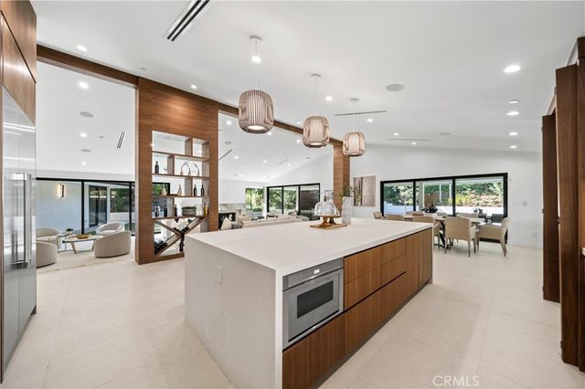 16105 Clear Oak Drive, Encino, CA 91436