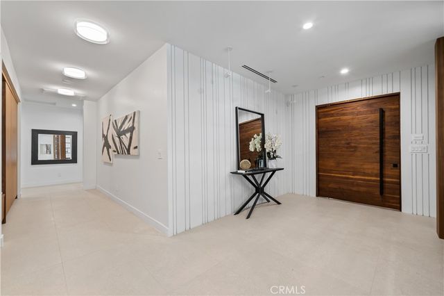 16105 Clear Oak Drive, Encino, CA 91436